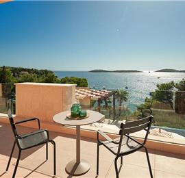 5 bedroom villa with infinity pool and sea views Hvar Town, sleeps 10
